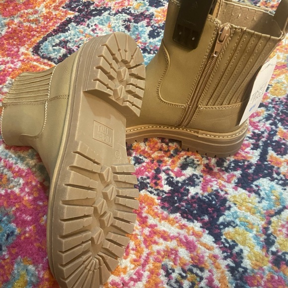 Time and Tru booties - Picture 2 of 3